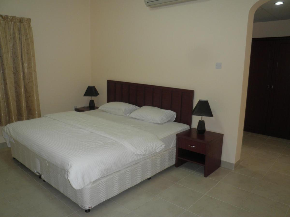 Hamasa Plaza Hotel Al Buraimi Exteriör bild